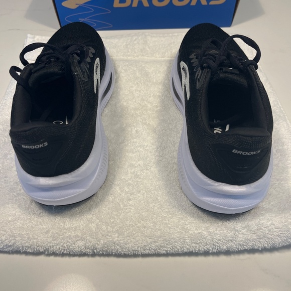 Brooks women’s Ghost 17 running shoes - Picture 3 of 7